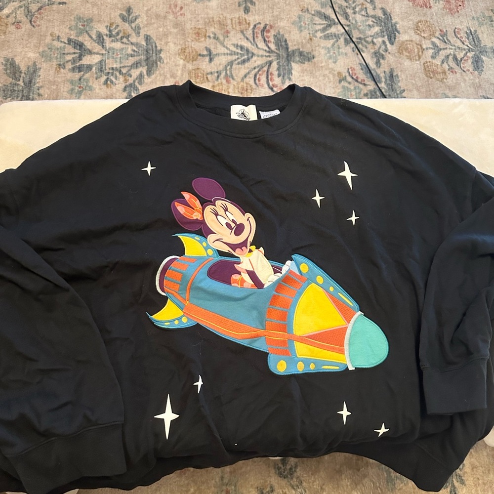 Minnie Disney Black Sweatshirt with Colorful Cartoon Design